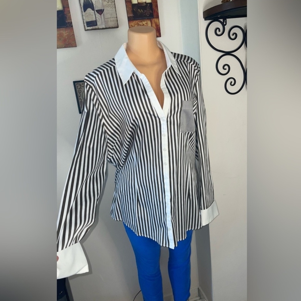 NWT NY & C Long Sleeve Front Closure Button Closing Size XXL - Picture 1 of 10